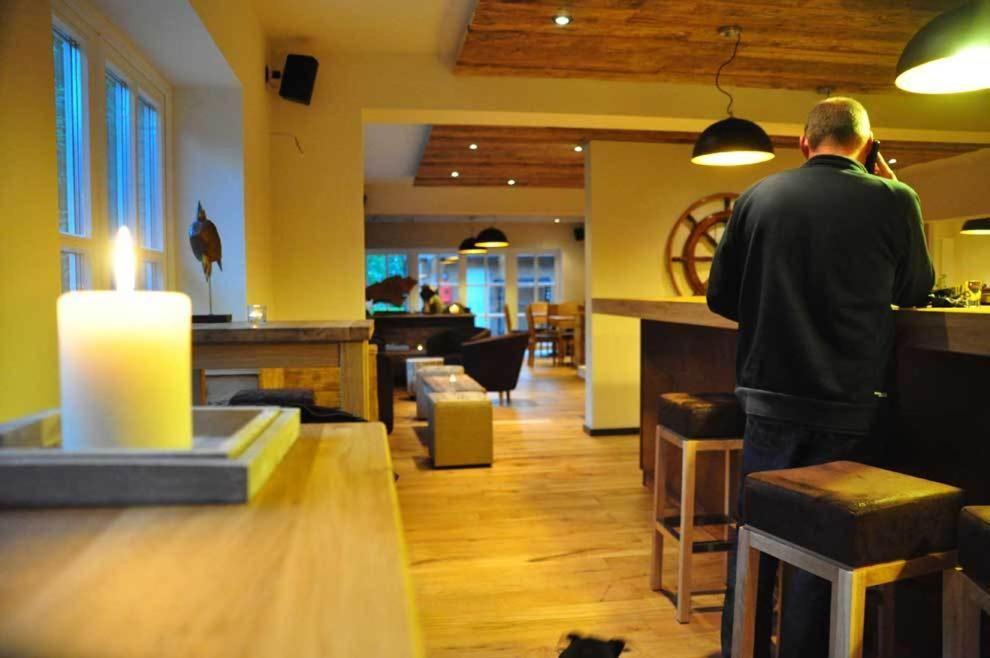 Hotel Bootshaus Bedekaspel Esterno foto